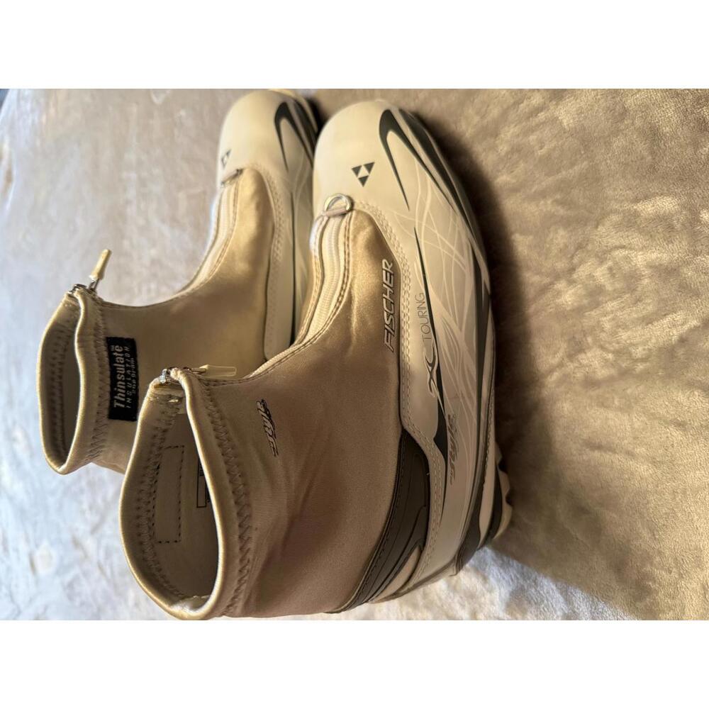 Fischer XC Touring Cross Country Ski Boots Size EU 41 Us Mens 8 Womens 9